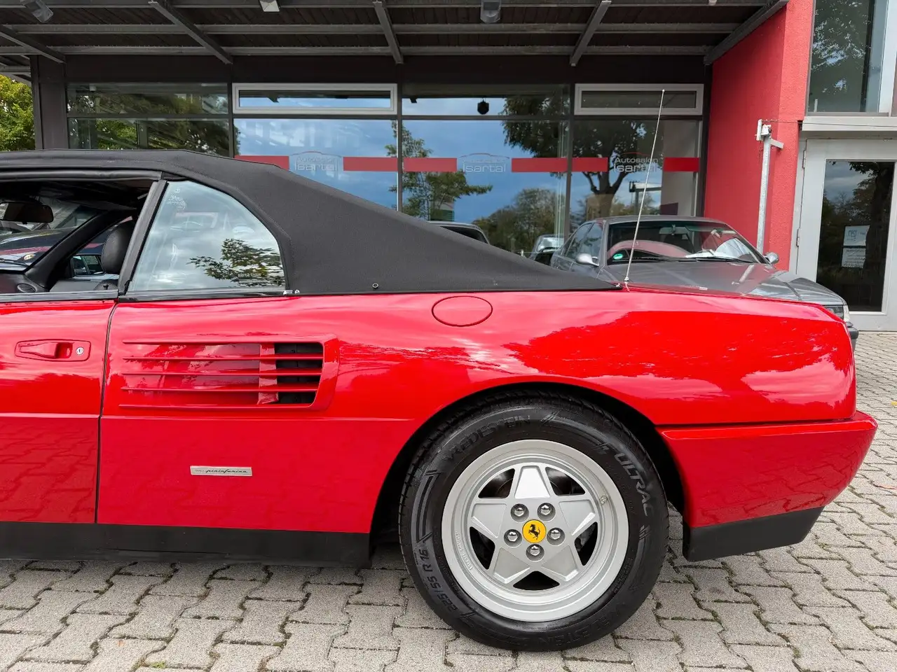 Ferrari Mondial T Cabriolet, foto 3