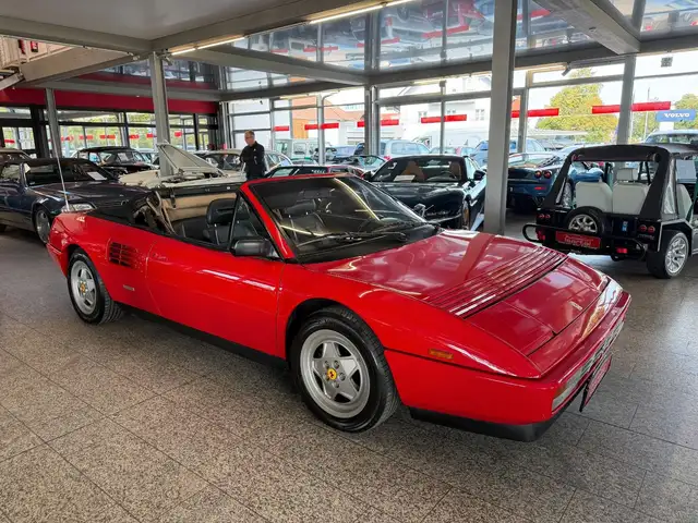 Ferrari Mondial view 27