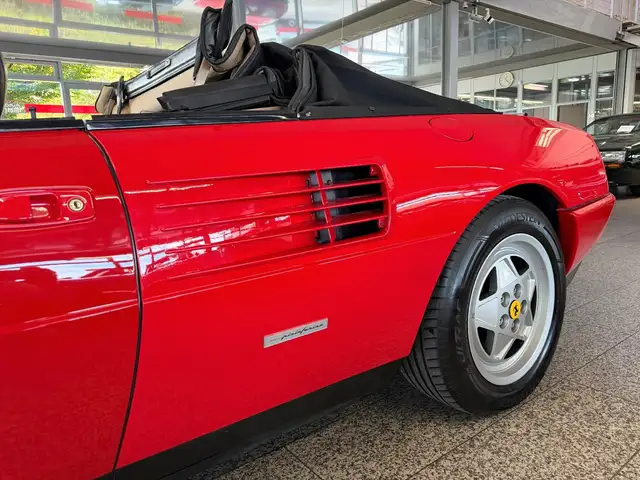 Ferrari Mondial view 23