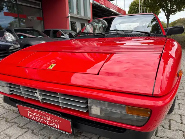 Ferrari Mondial view 11