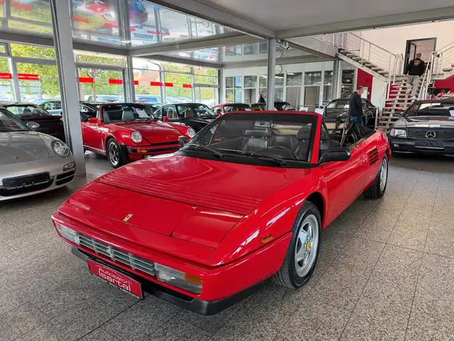 Ferrari Mondial view 21