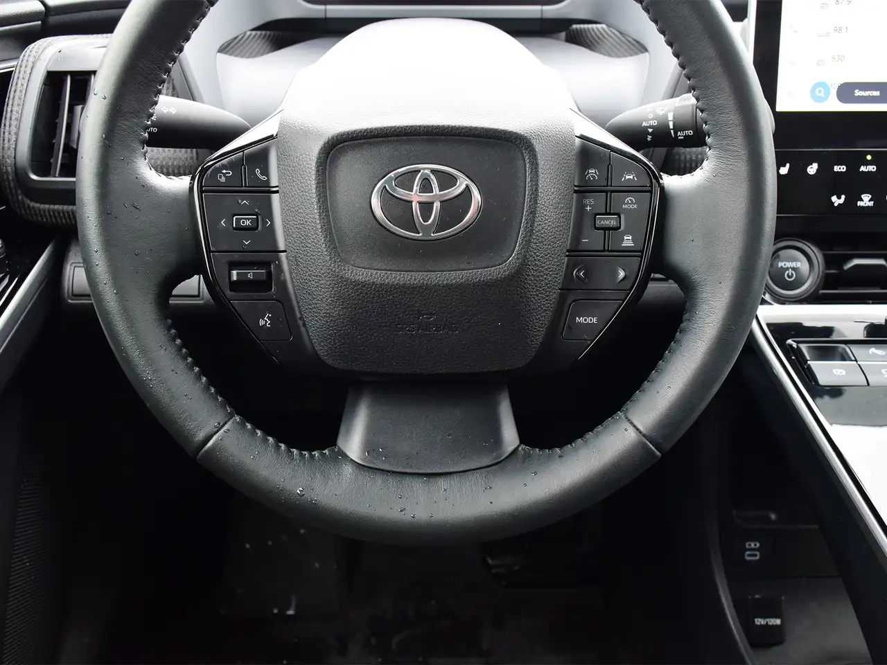 Toyota bZ4X снимка Toyota bZ4X
