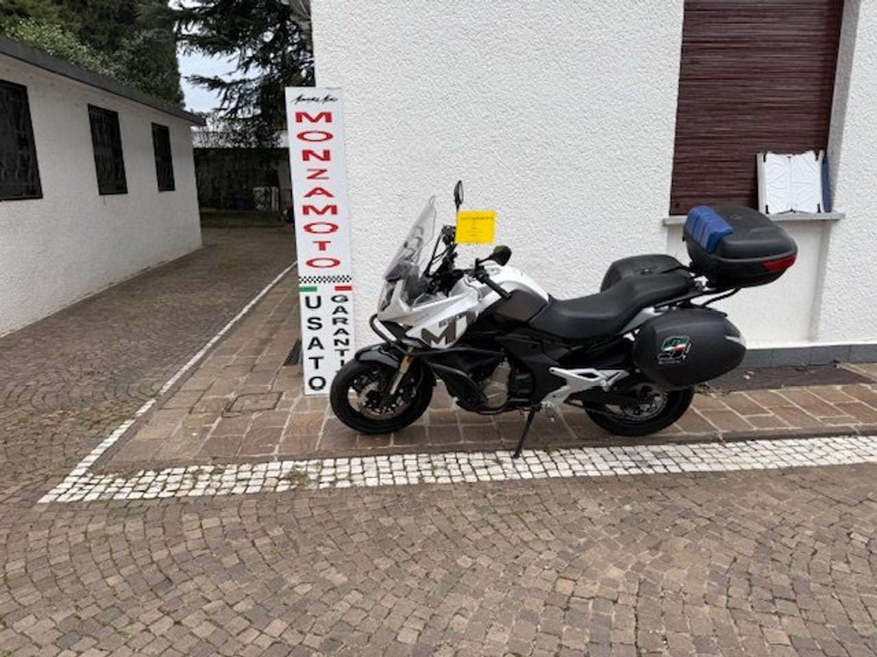 CFMOTO 650 MT