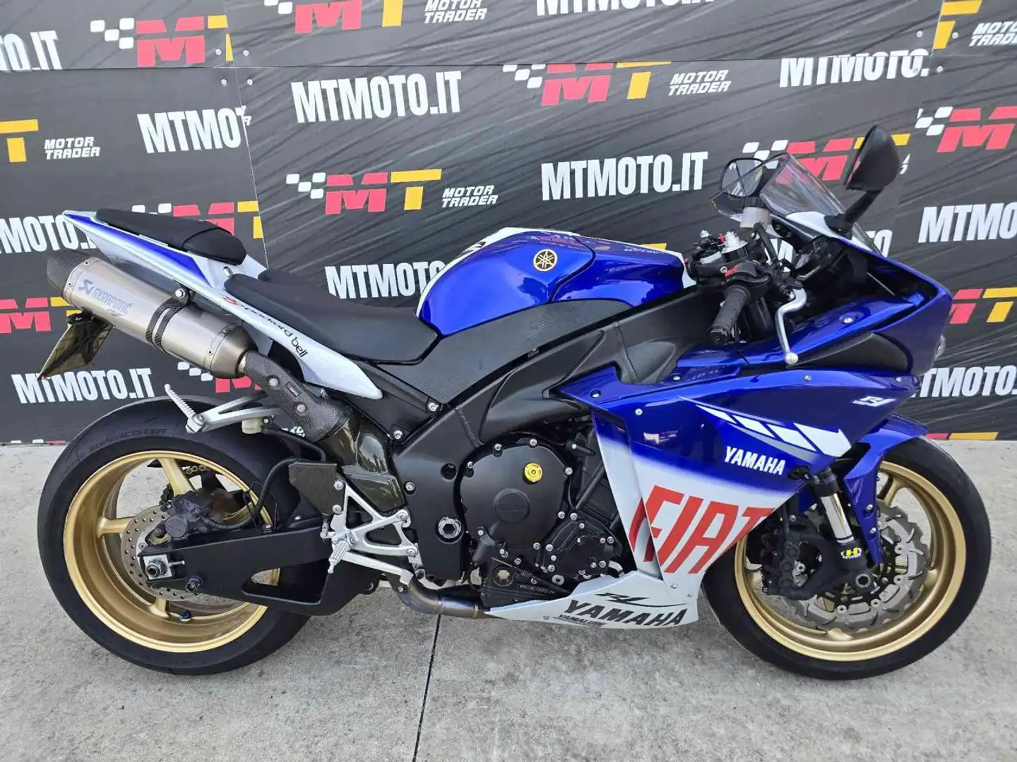 Yamaha YZF-R1 Big Bang FIAT Video 360 - 1