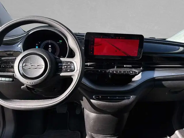 Fiat 500E view 7