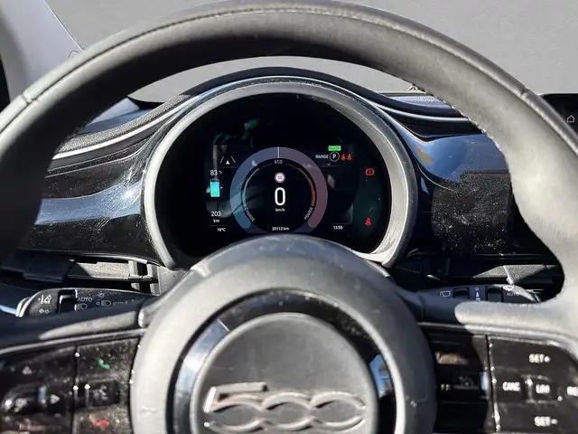 Fiat 500E view 14
