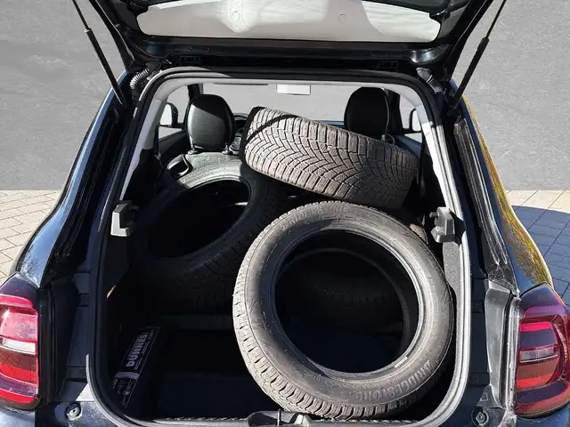 Fiat 500E view 10