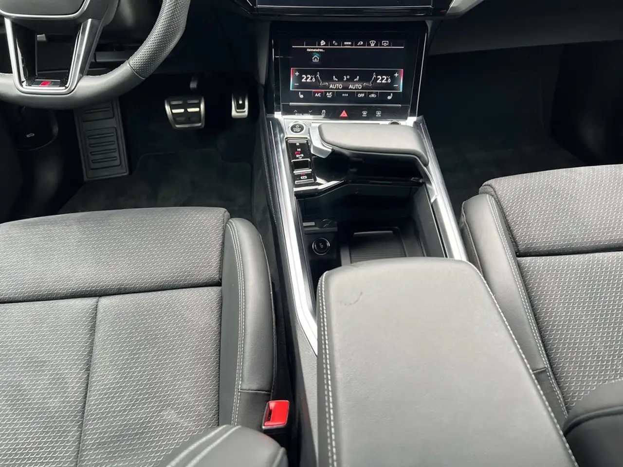 Audi Q8 e-tron advanced 50 quattro *SOH94%*Matrix*AHK 10