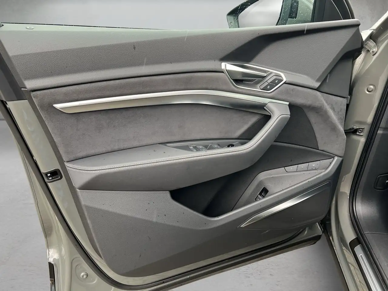Audi Q8 e-tron advanced 50 quattro *SOH94%*Matrix*AHK 7