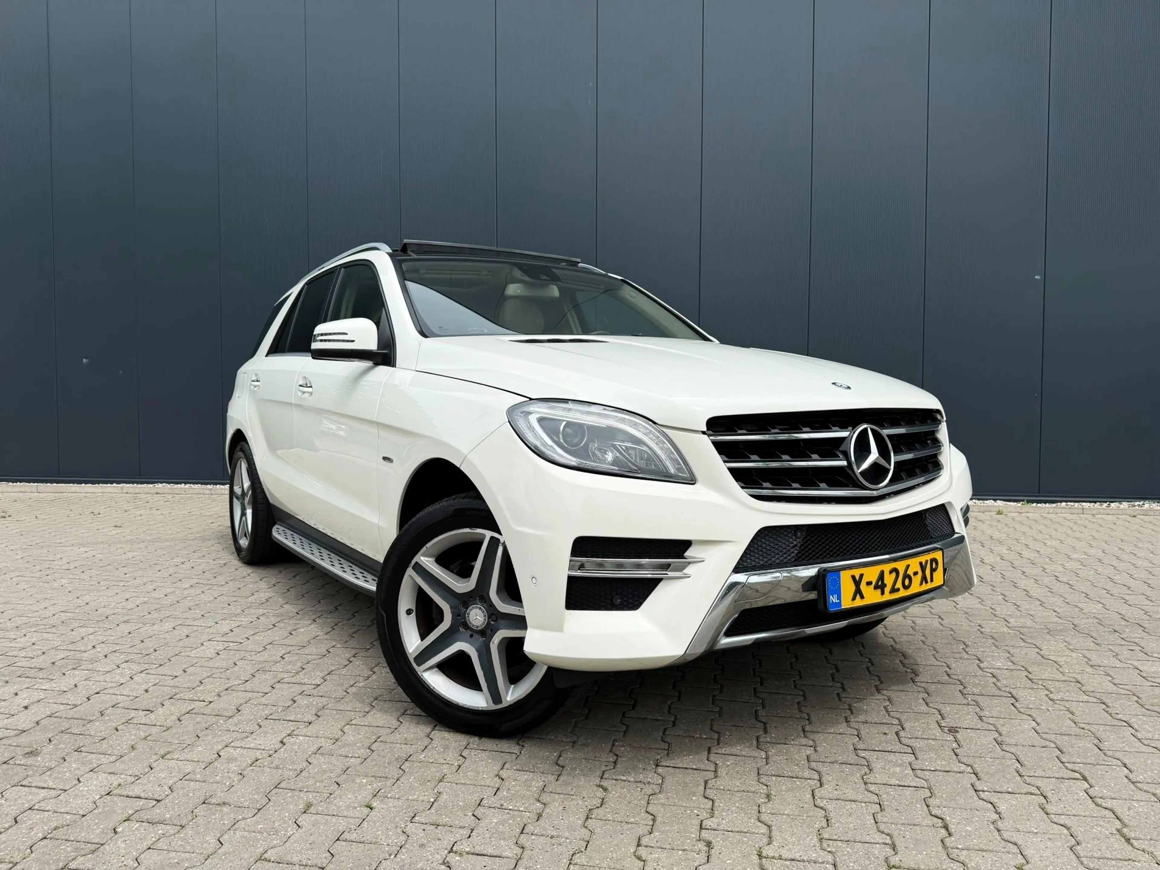 Mercedes-Benz ML 350 M-klasse pano / camera / leder / memory — photo 11