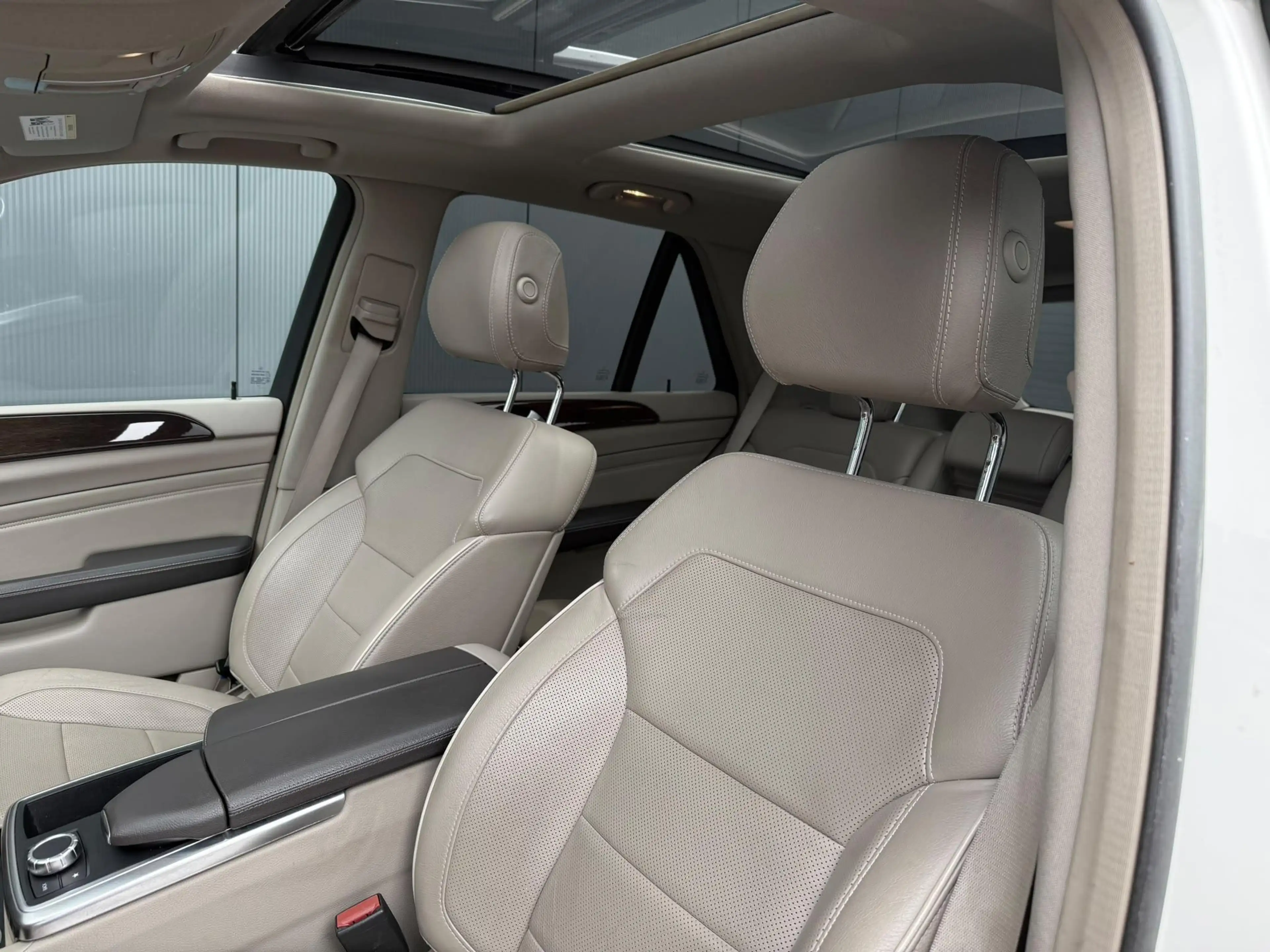 Mercedes-Benz ML 350 M-klasse pano / camera / leder / memory — photo 14