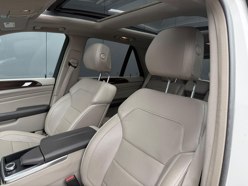 Mercedes-Benz ML 350 M-klasse pano / camera / leder / memory — photo 14