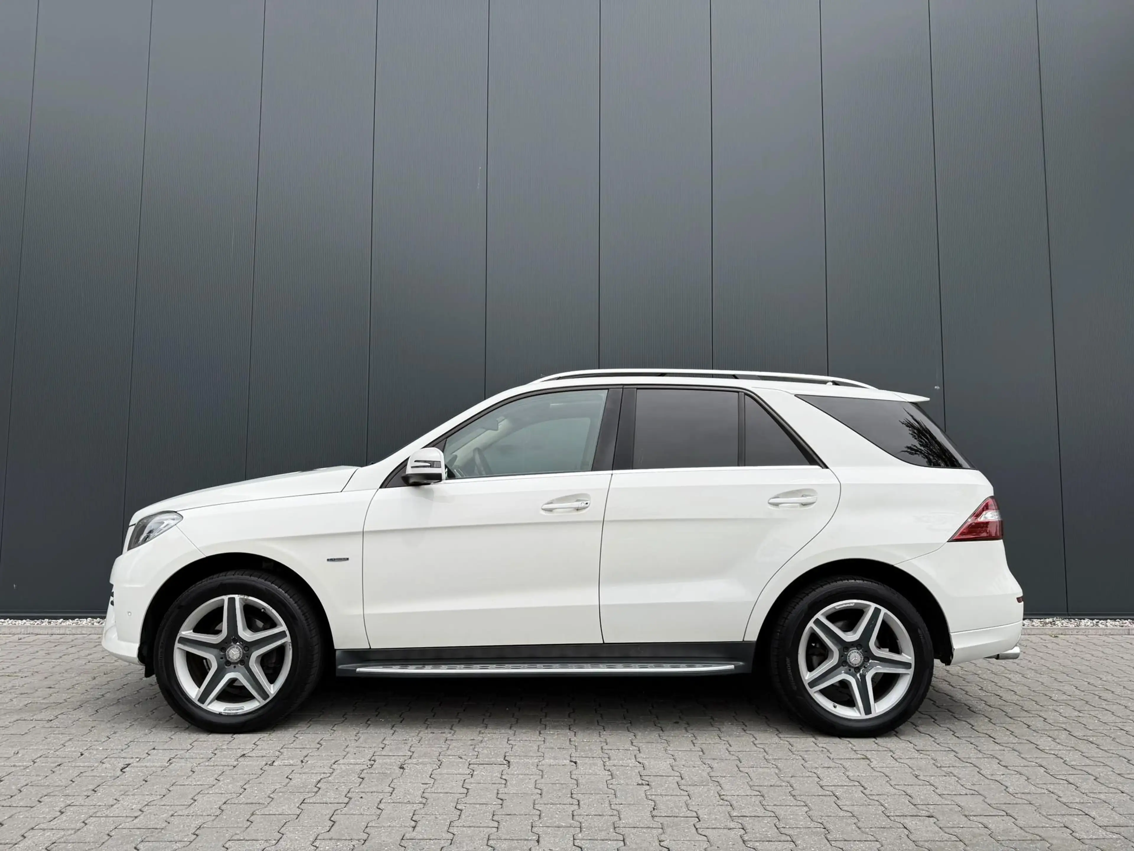 Mercedes-Benz ML 350 M-klasse pano / camera / leder / memory — photo 3
