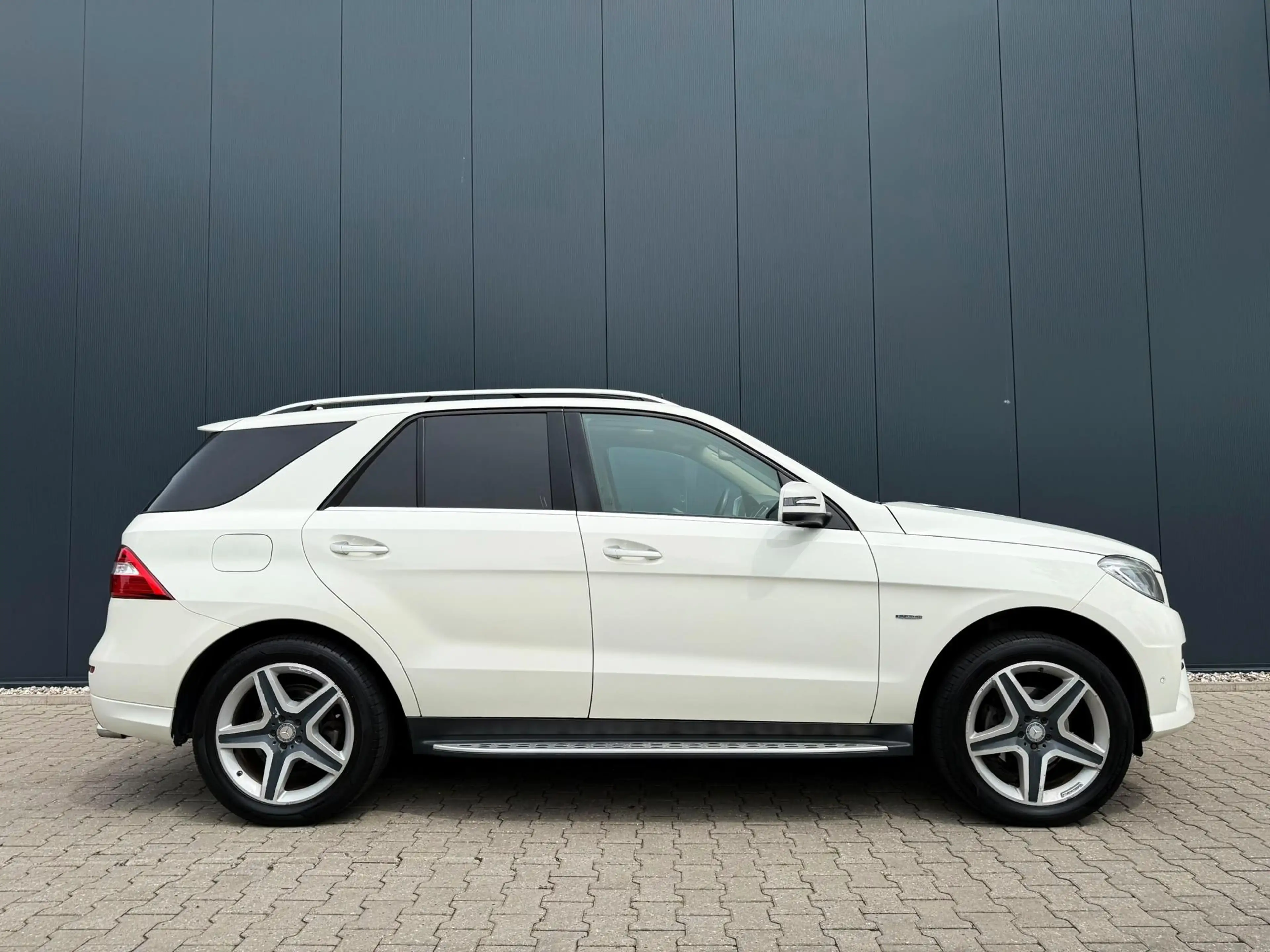 Mercedes-Benz ML 350 M-klasse pano / camera / leder / memory — photo 9