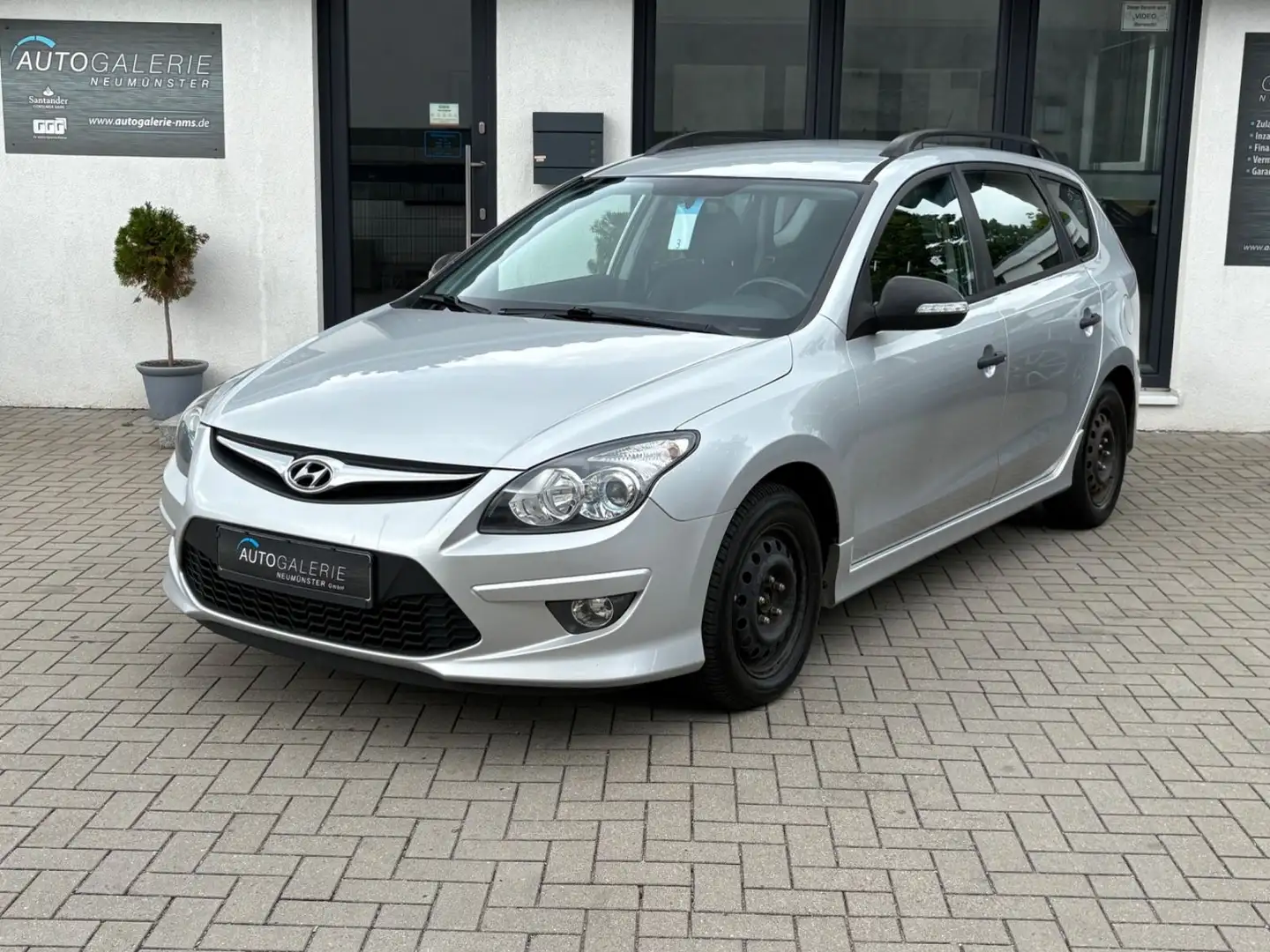 Hyundai i30 cw Classic°Klima°AHK°SHZ° Zilver - 1