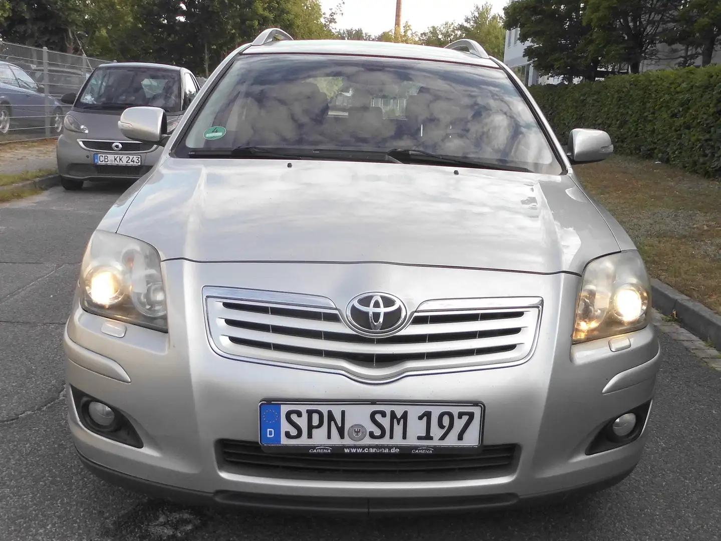 Toyota Avensis 1.8 VVT-i Combi Edition, 1 Hand,NAVI ,KLIMATRONIC Gris - 1