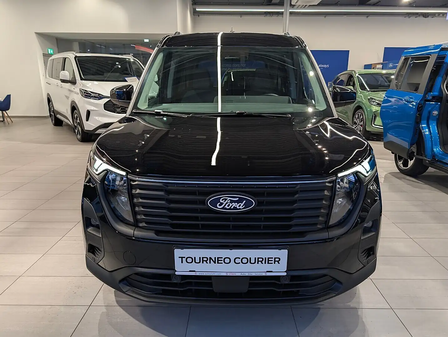 Ford Tourneo Courier 1,0 EcoBoost Titanium Aut. | FORD STAHL W22 Schwarz - 2