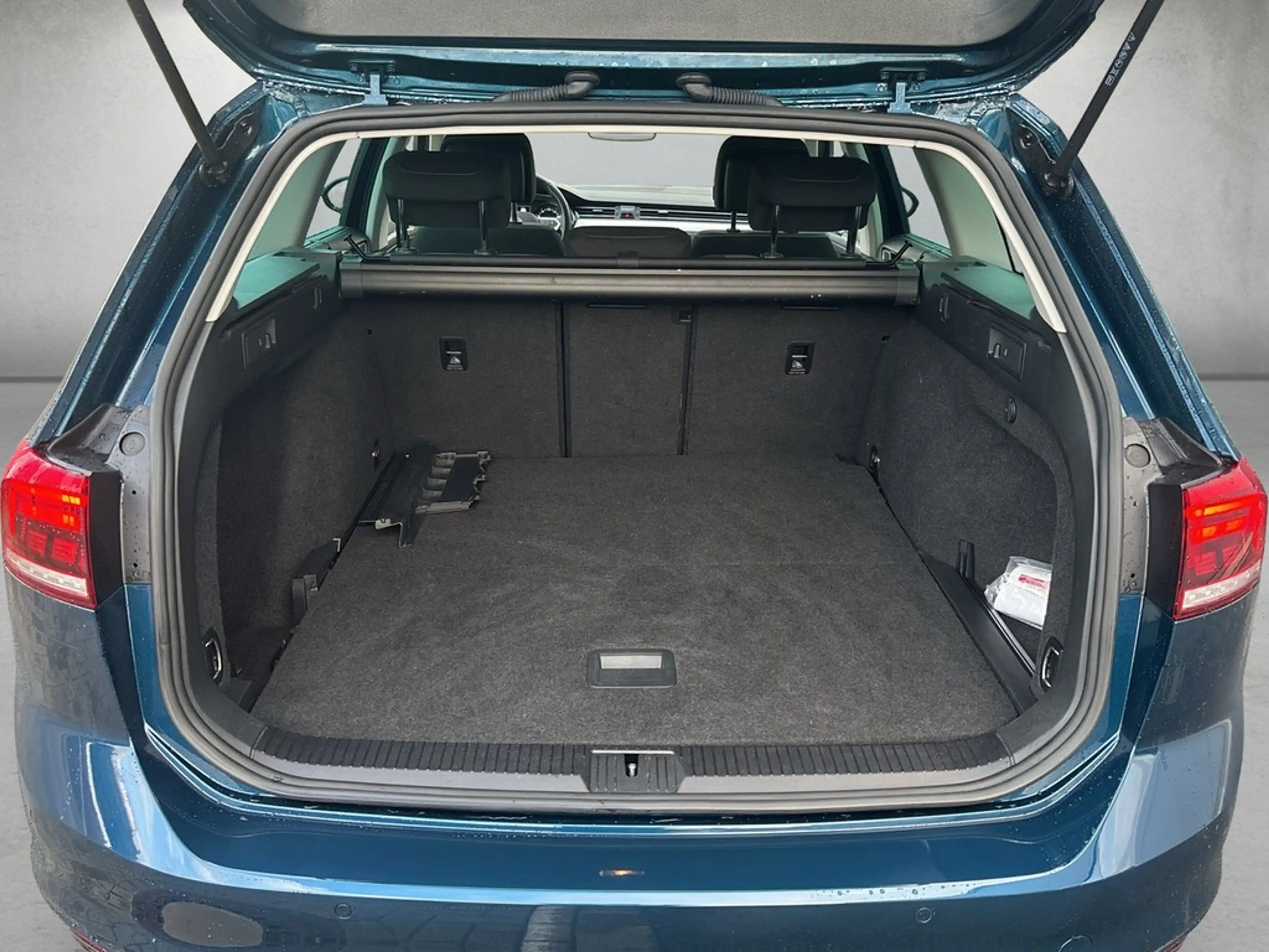 Volkswagen Passat Variant 2.0 TDI DSG Business *Navi*Kamera — photo 5