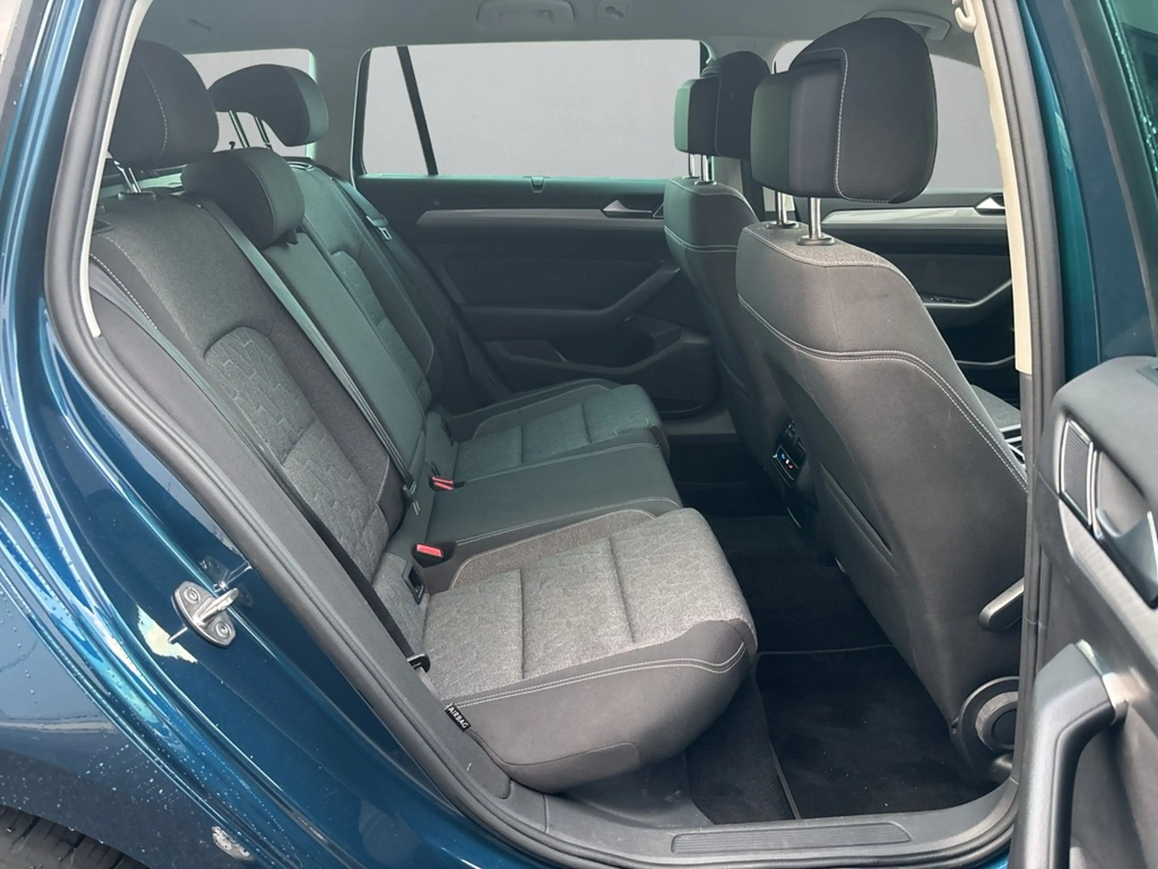 Volkswagen Passat Variant 2.0 TDI DSG Business *Navi*Kamera — photo 13