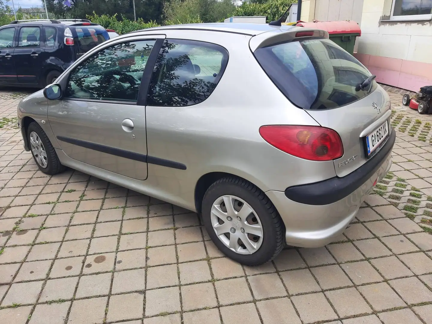 Peugeot 206 206 Sport Line 1,4 HDI 70 Sport Line Grau - 1