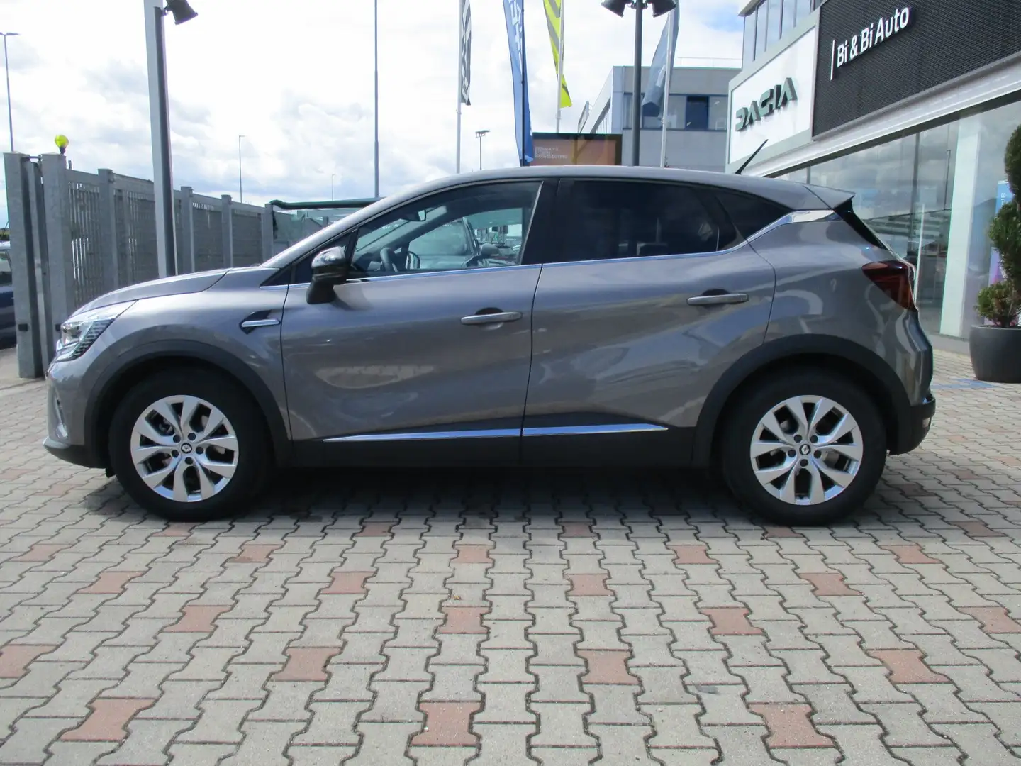 Renault Captur Captur 1.6 E-Tech hybrid Intens 145cv auto Gris - 2
