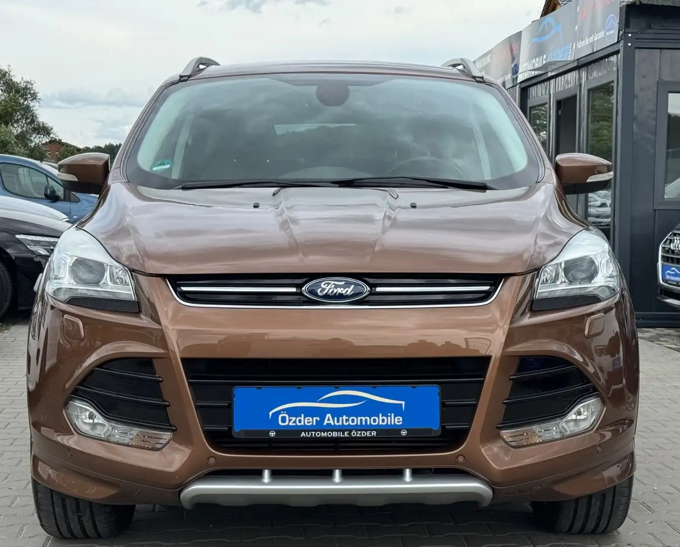 Ford Kuga 2.0 TDCi Individual +Finanzierung+Garantie+ Brown - 2