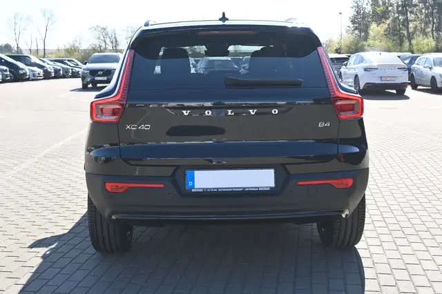 Volvo XC40 view 5