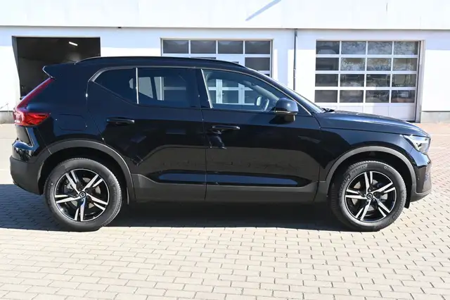Volvo XC40 view 7