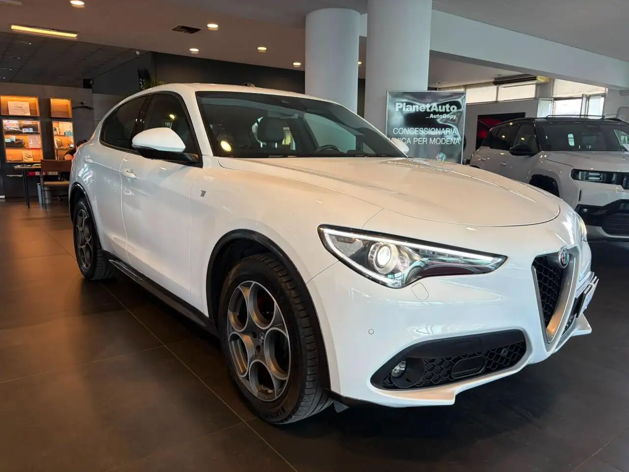 Alfa Romeo Stelvio 2022 — фото 14