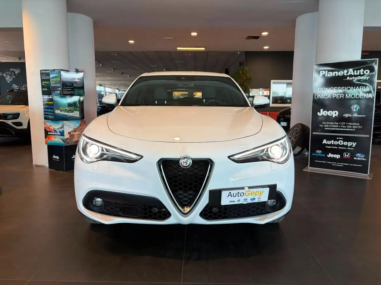 Alfa Romeo Stelvio 2022 — фото 15