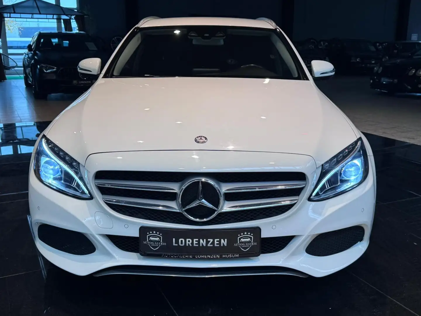 Mercedes-Benz C 180 C180 T Avantgarde DAB LED Sihzg Klima Navi Leder Weiß - 2