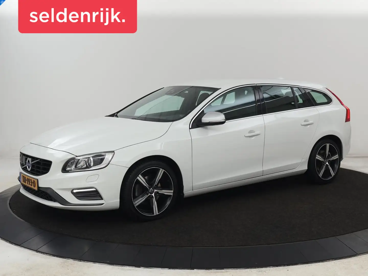 Volvo V60 2.0 T4 Sport | Adaptive cruise | Stoelverwarming | Blanc - 1