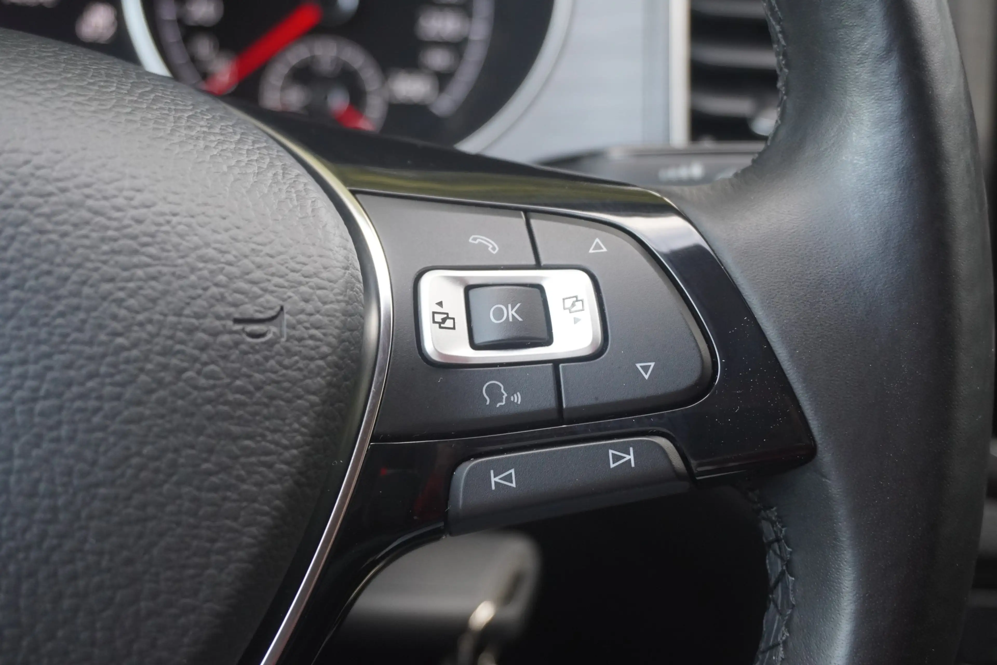 Volkswagen Golf Sportsvan VII 1.0 Comfortline ACC PDC USB — photo 15