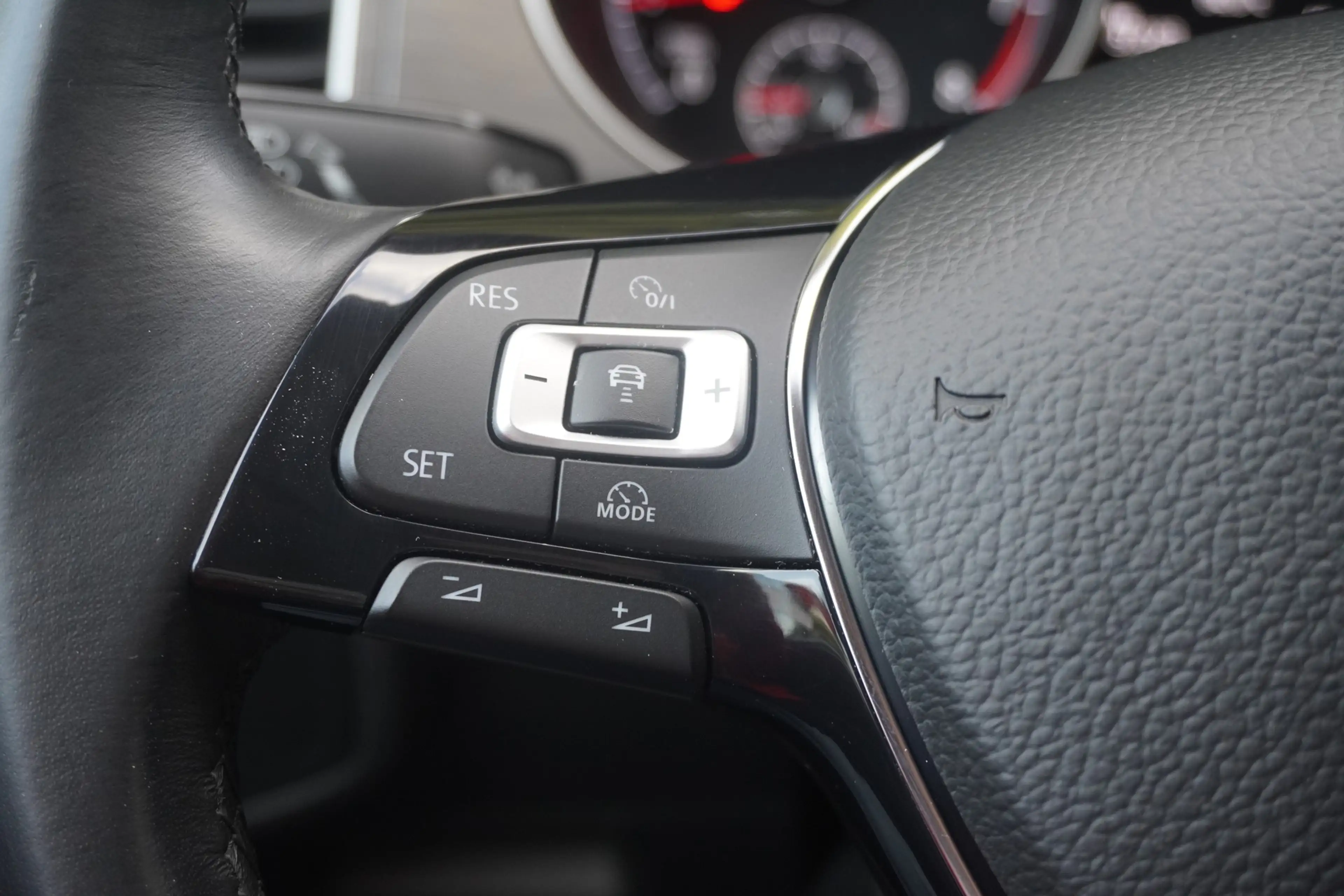 Volkswagen Golf Sportsvan VII 1.0 Comfortline ACC PDC USB — photo 14