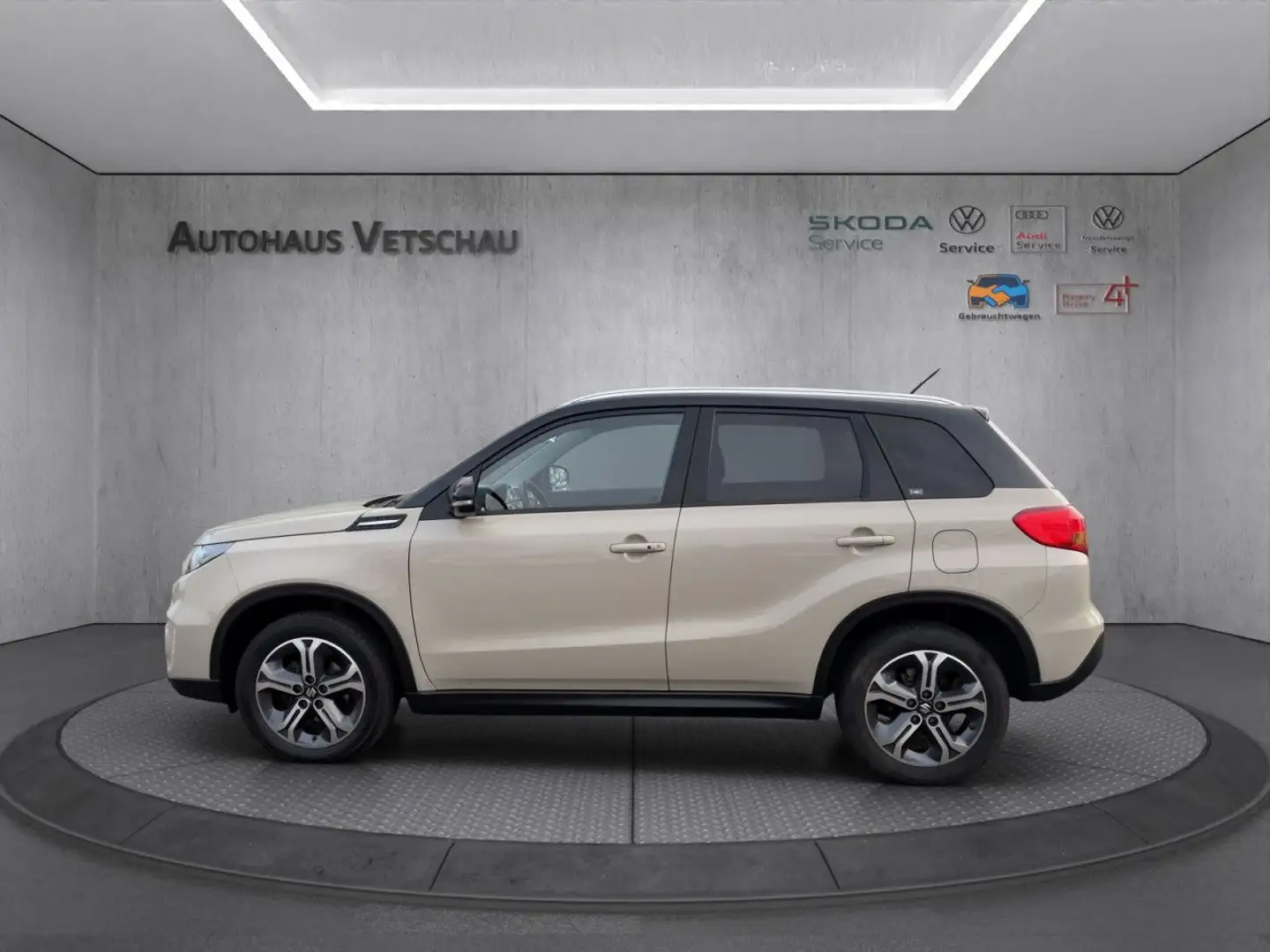Suzuki Vitara Comfort+ 1.6 DDiS 4x4 LED/ACC/NAVI/PANO Beige - 2
