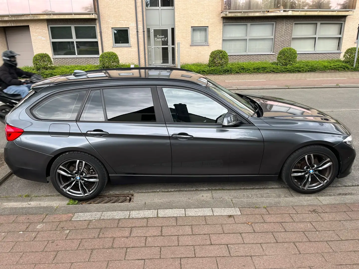 BMW 316 316d Touring - 1