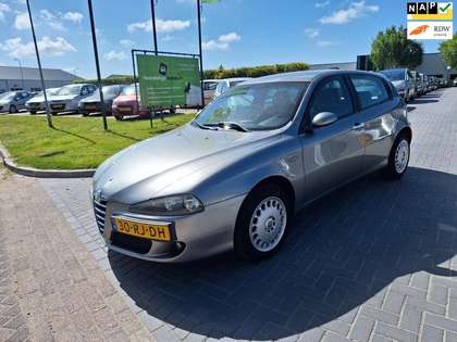 Alfa Romeo 147 1.6 T.Spark Distinctive / APK januari 2026