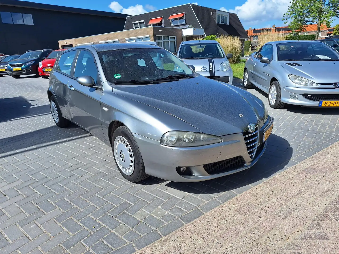 Alfa Romeo 147 1.6 T.Spark Distinctive / APK januari 2026 Grijs - 2