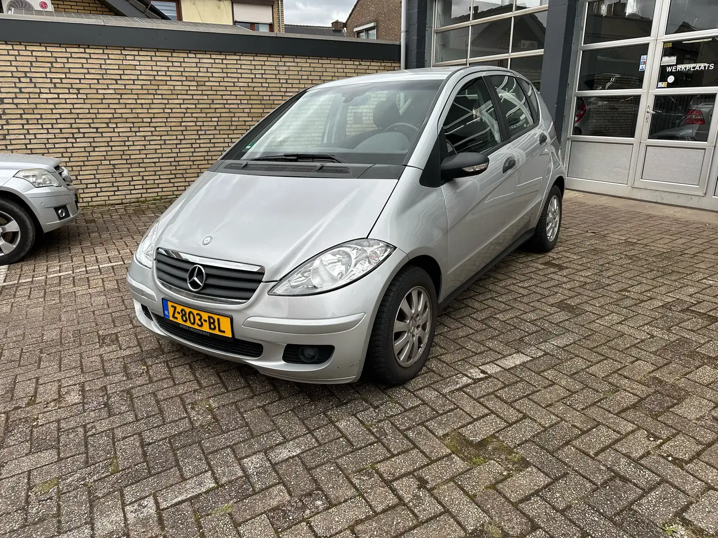 Mercedes-Benz A 150 Avantgarde Gris - 2