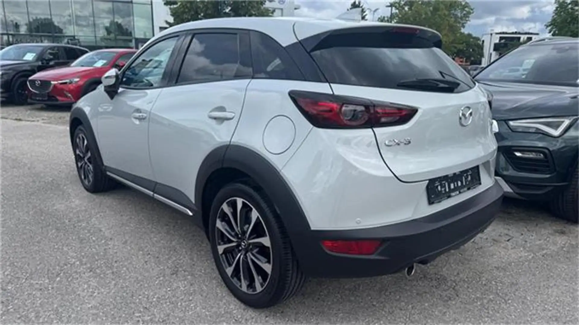Mazda CX-3 G121 Revolution mit Online Navigation Weiß - 2