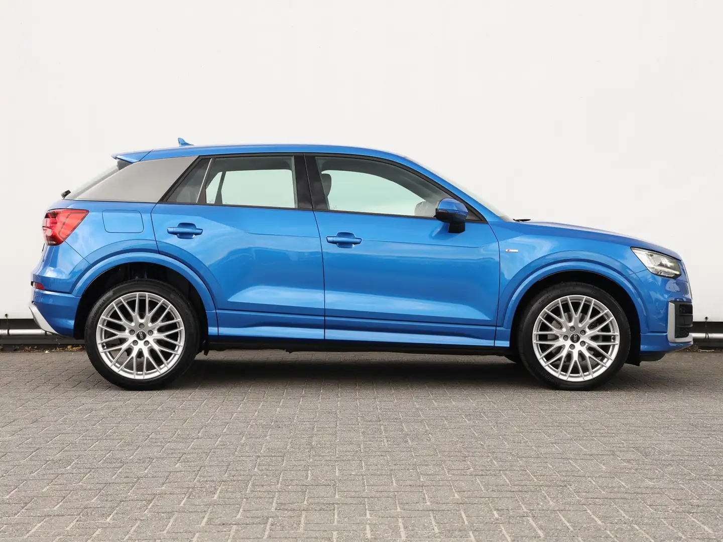 Audi Q2 1.4 TFSI CoD Sport Edition #1 | Automaat | Navi | Bleu - 2