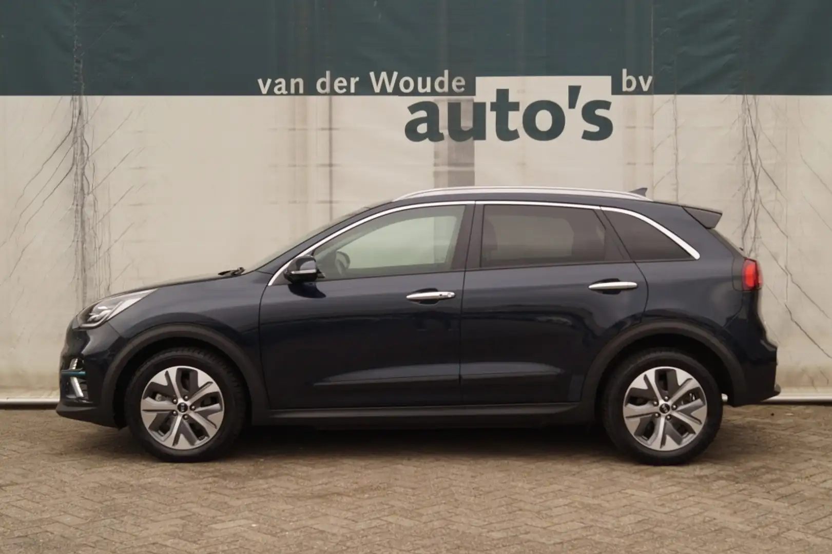 Kia e-Niro ExecutiveLine 64kWh -LEER-NAVI-ECC-CAM- Blauw - 1