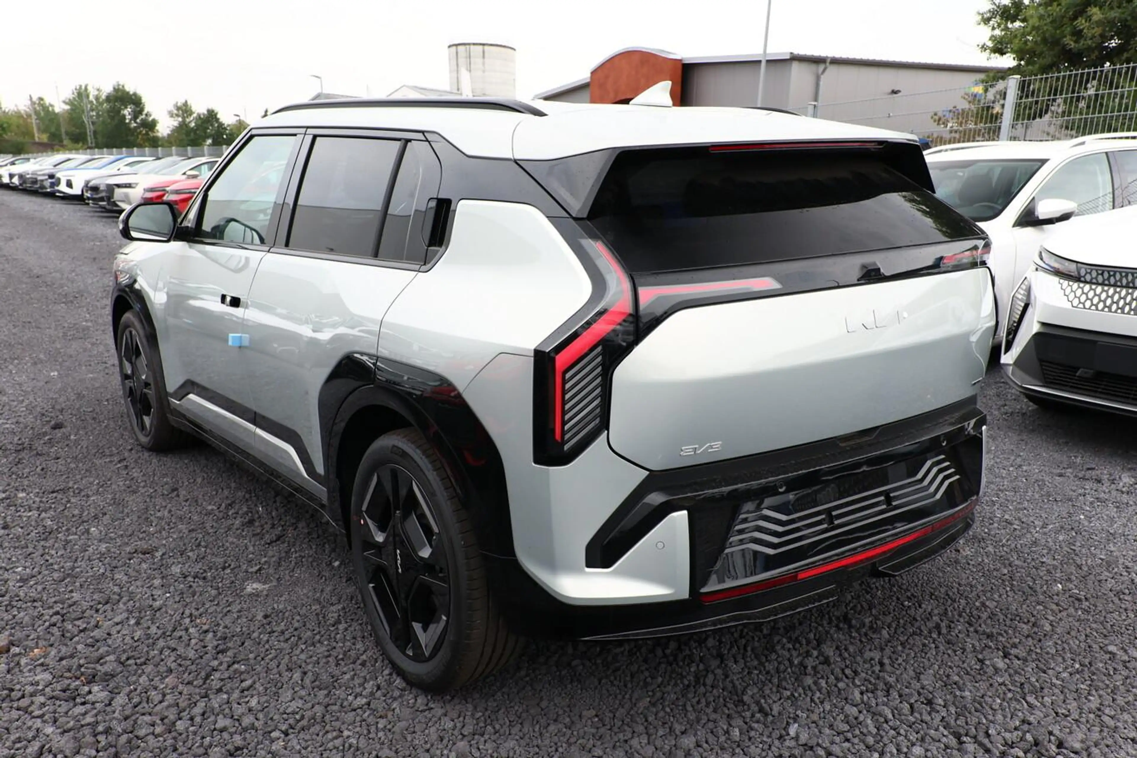 Kia EV3 GT-line 81,4kWh LED+ ACC Wärmep eHK Keyl SHZ 15... — photo 4