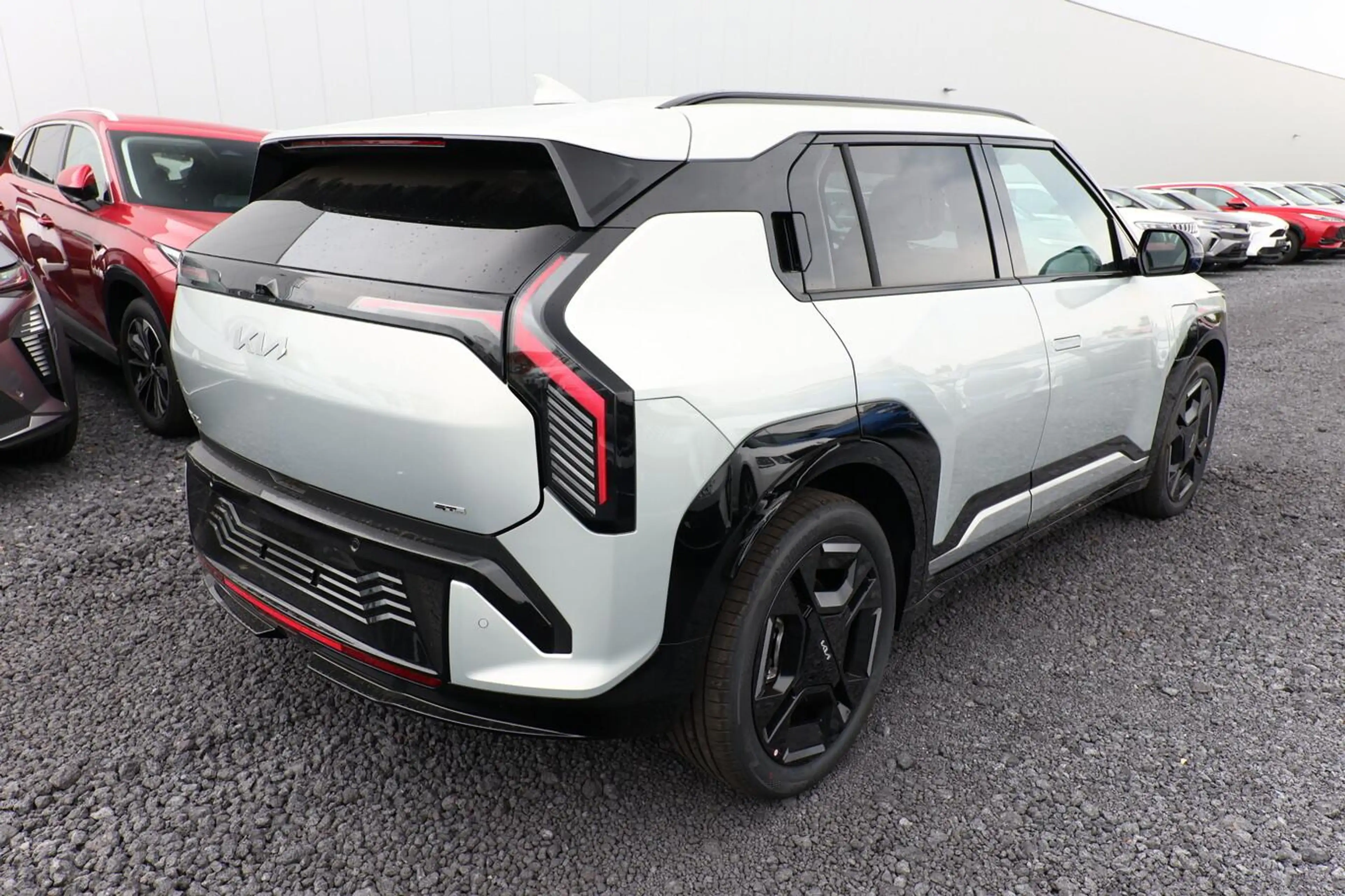 Kia EV3 GT-line 81,4kWh LED+ ACC Wärmep eHK Keyl SHZ 15... — photo 3