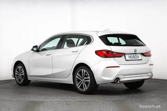 BMW 1 Series view 4