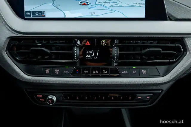 BMW 1 Series view 10