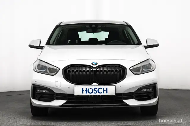 BMW 1 Series view 2