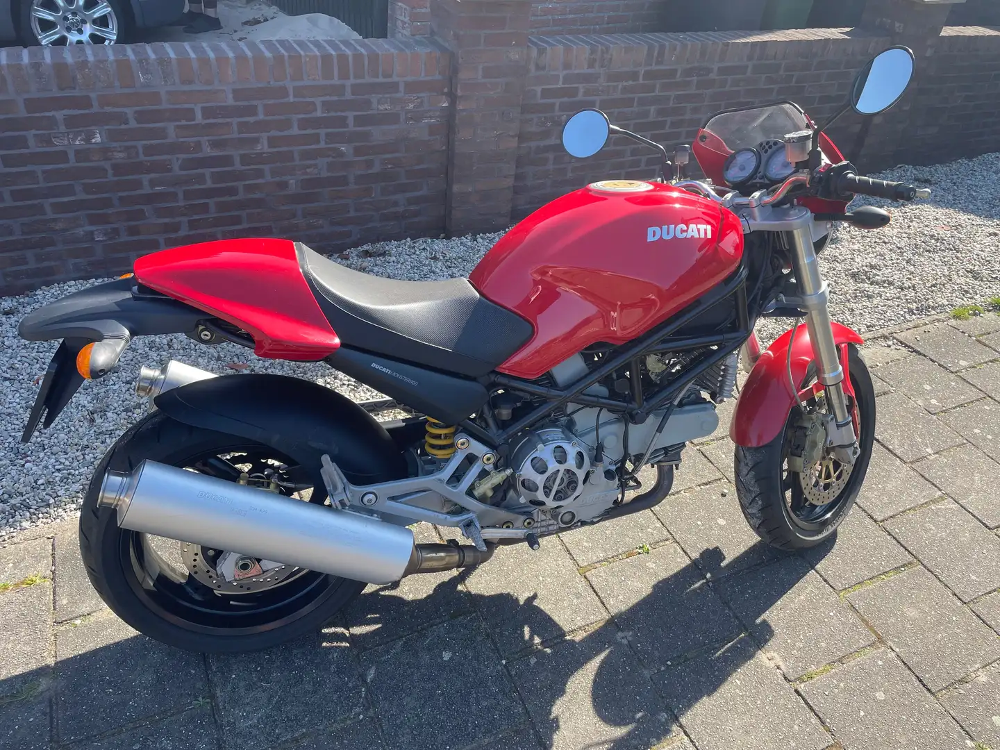 Ducati Monster 900 Ducati Monster 900 I.E. Rood - 1