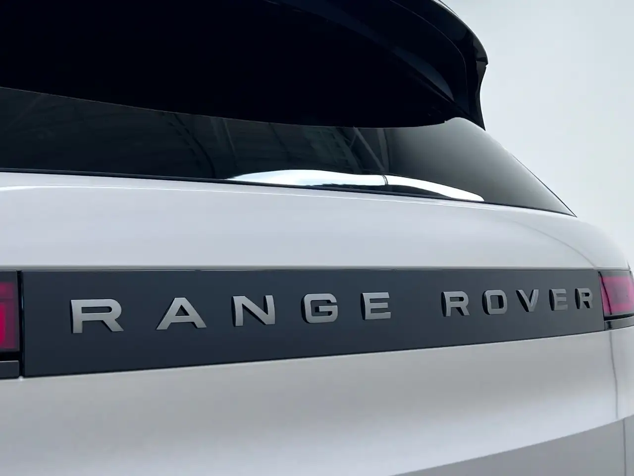 Land Rover Range Rover Sport снимка Land Rover Range Rover Sport