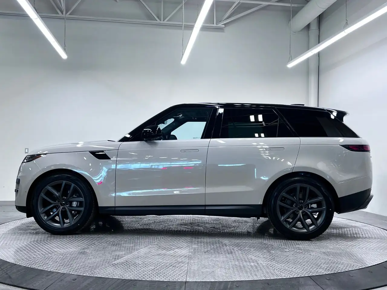 Land Rover Range Rover Sport снимка Land Rover Range Rover Sport